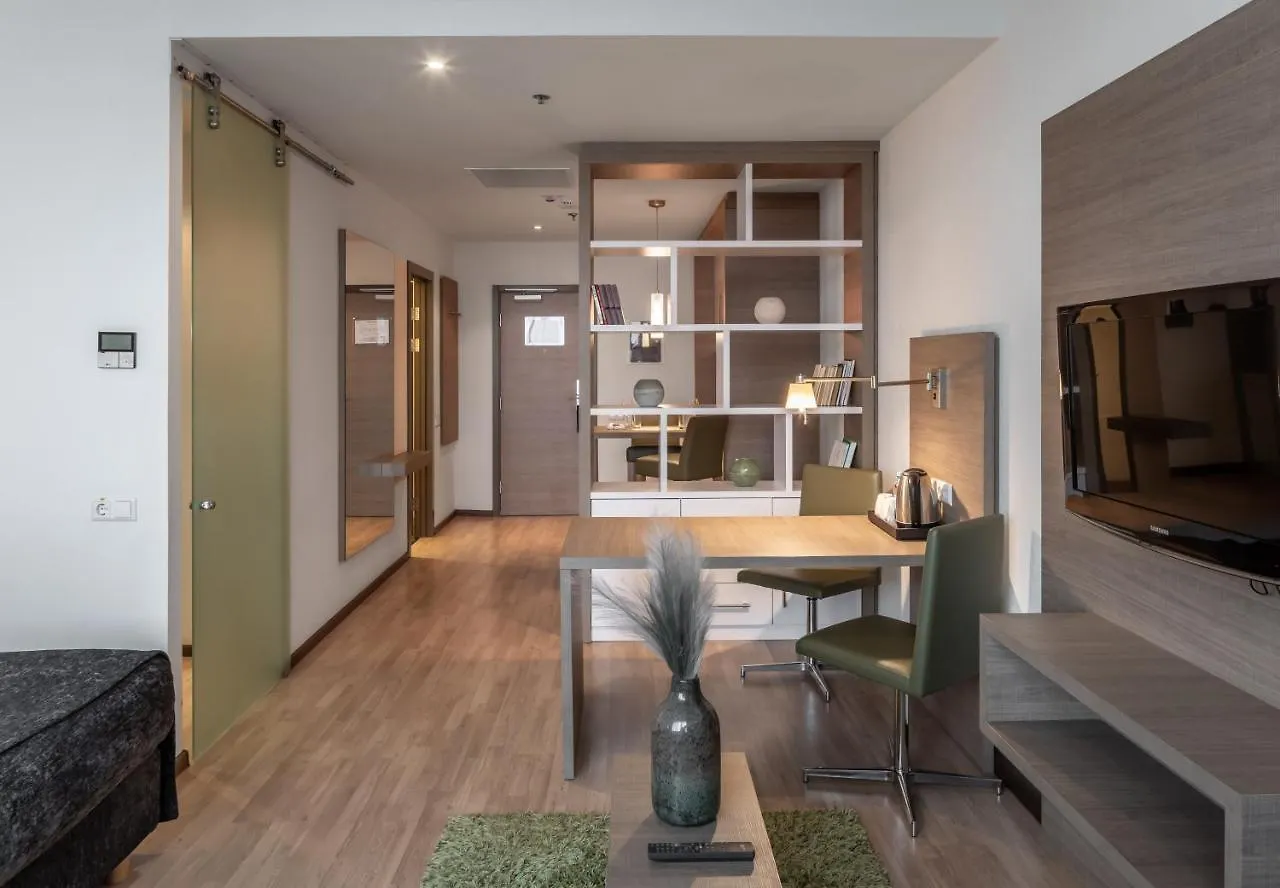Hotel Ramada Encore Kijów