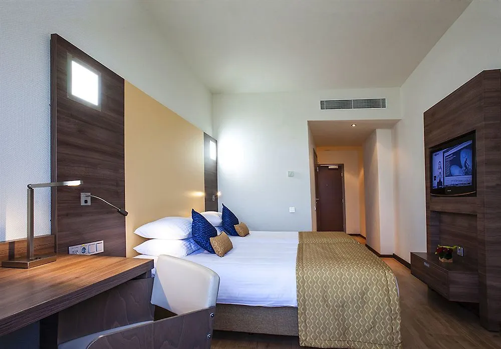 Ramada Encore Kijów 4*,